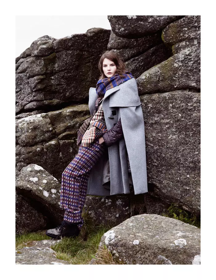 Sara Blomqvist ku Ben Toms pikeun Harper's Bazaar UK