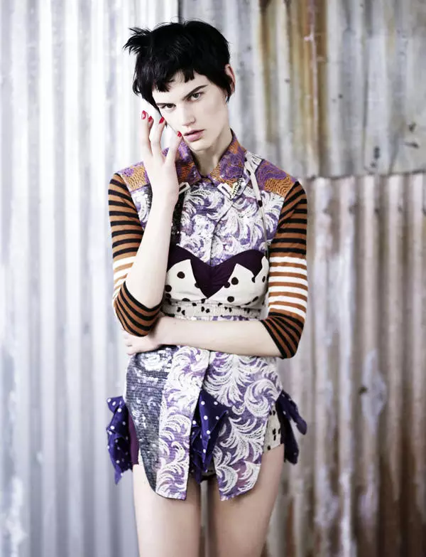 Saksia de Brauw ni Ben Toms para sa Dazed & Confused Hunyo 2011