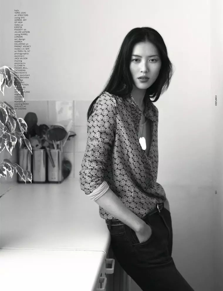 Liu Wen преминава от ден към мода за декемврийския брой на Dazed & Confused