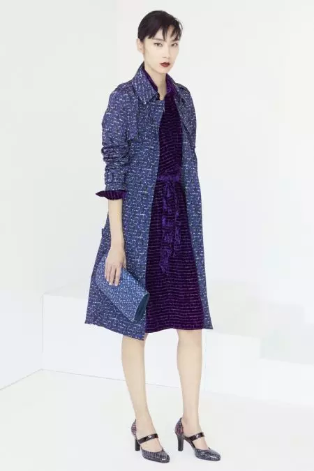 Bottega Veneta Resort 2017 සඳහා ඔප දැමූ පැස්ටල් කෙරෙහි අවධානය යොමු කරයි