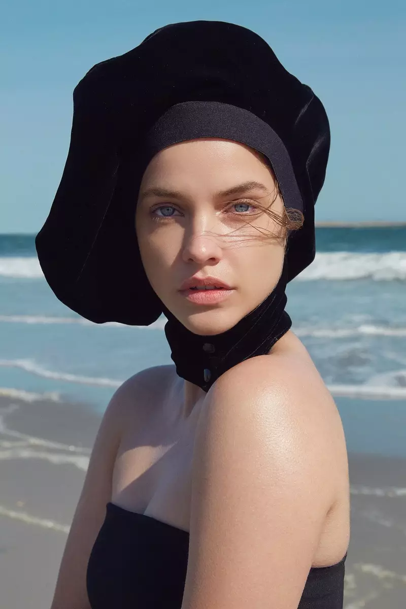 Barbara Palvin İo Donna üçün Giorgio Armani-də möhtəşəm görünür