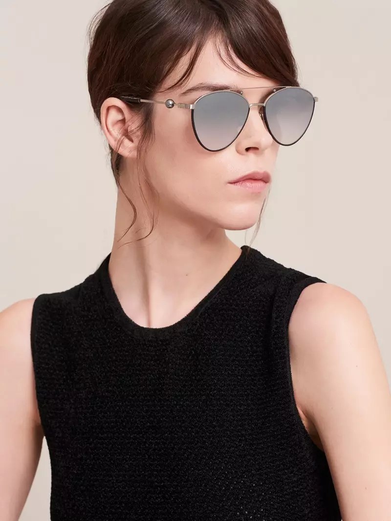 Meghan Collison leva lentes de sol ollo de gato na campaña de Jason Wu Eyewear outono-inverno 2017