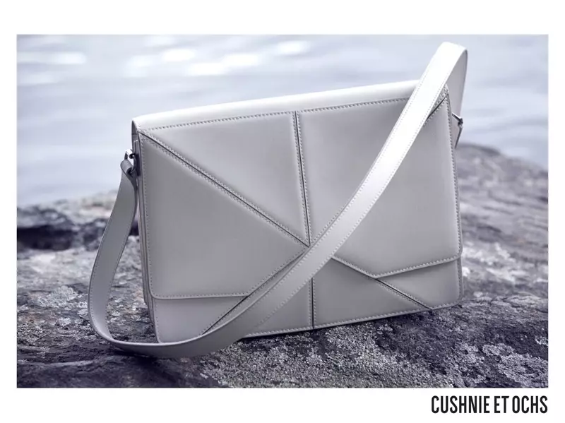 Cushnie et Ochs heeft een witte handtas in de herfst-winter 2017-campagne