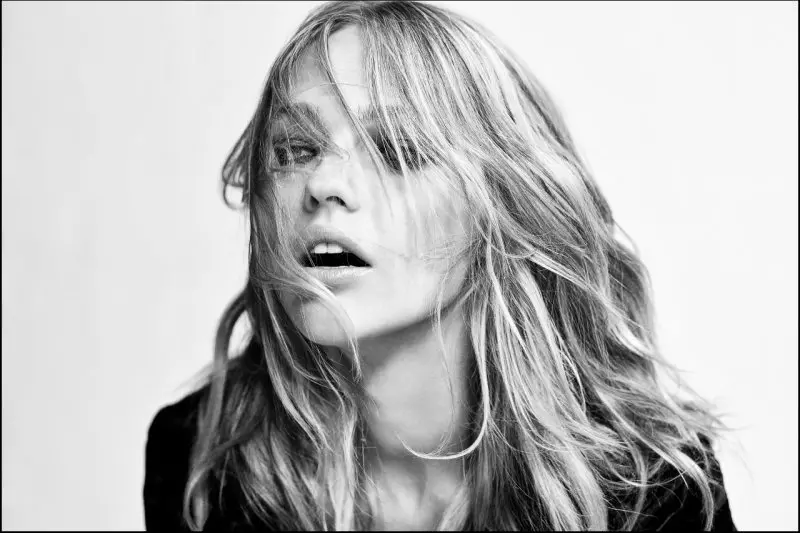 Sasha Pivovarova fyrir Reserved - Behind the Scenes eftir Agötu Pospieszynska