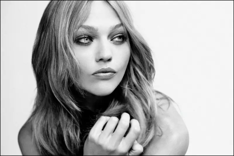 Sasha Pivovarova for Reserved - Behind the Scenes của Agata Pospieszynska