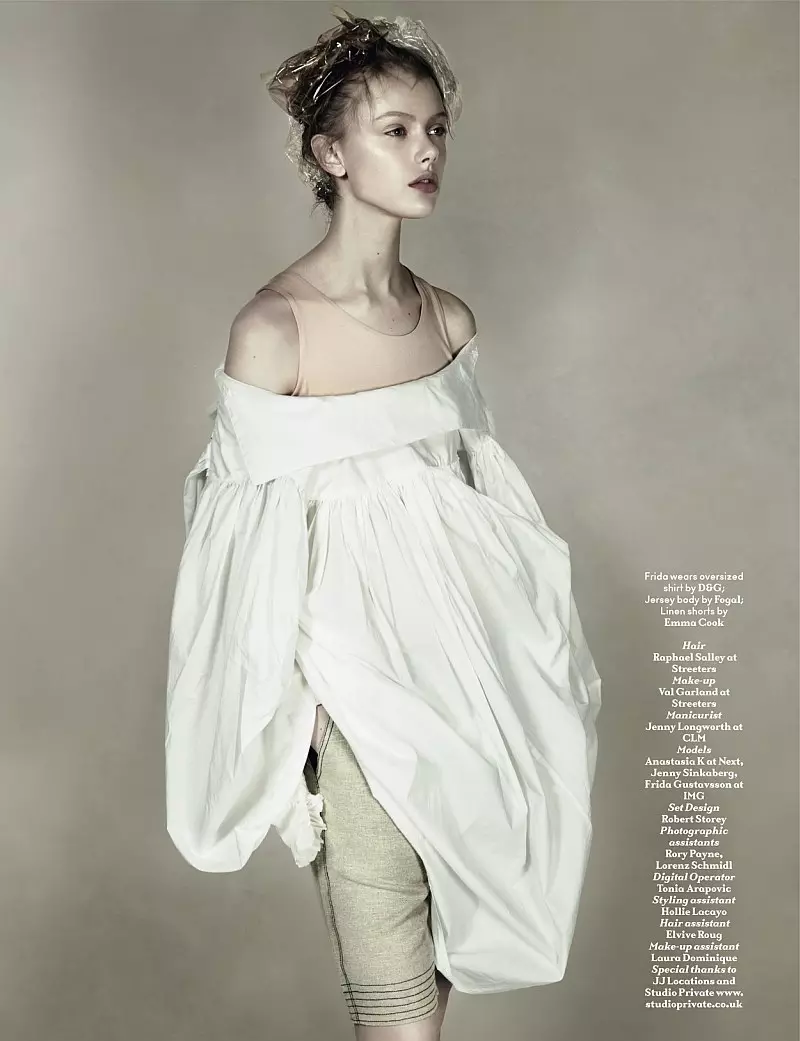 Frida Gustavsson, Anastasia Kuznetsova eta Jenny Sinkaberg Josh Olins | Beste 2010eko udaberria