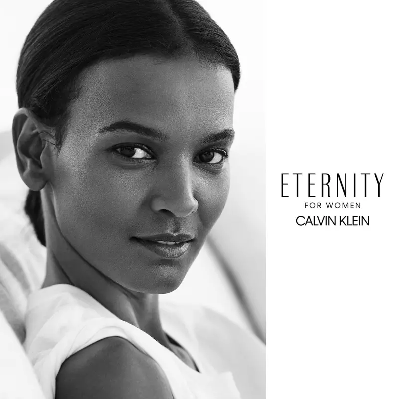 Liya Kebede werd in 2017 het gezicht van Calvin Klen's Eternity-gezicht genoemd. Ze poseerden naast acteur Jake Gyllenhaal en speelden een fictieve familie voor het zwart-witportret. Liya zou een jaar later ook in de confectie-advertenties van CK verschijnen.