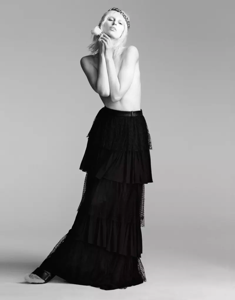 Karolina Kurkova เป็นลูกดอกไม้ให้กับ Numéro Tokyo มิถุนายน 2013 โดย Nino Muñoz