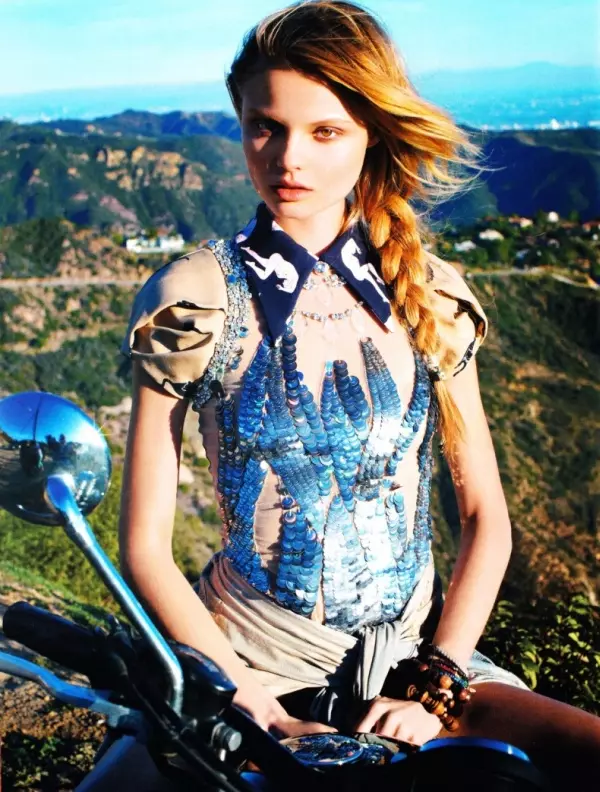 Magdalena Frackowiak oleh Horst Diekgerdes | Vogue Jerman Mei 2010