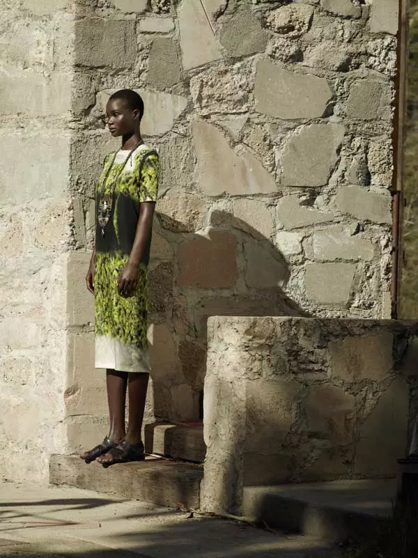 Ataui Deng-ը Մարկ Սեգալի կողմից՝ Bergdorf Goodman Spring 2011-ի համար