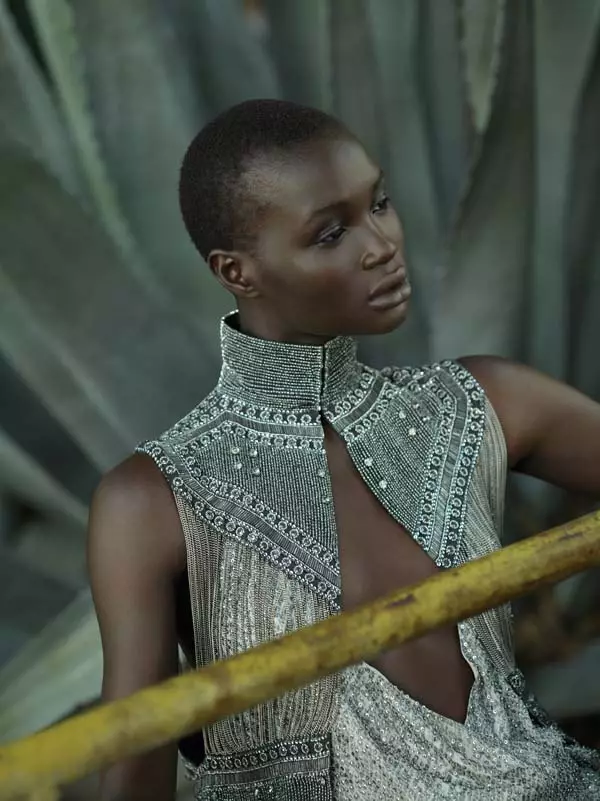 Ataui Deng door Mark Segal voor Bergdorf Goodman lente 2011