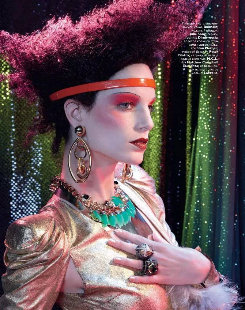 Iris Strubegger saunia e François Nars mo Vogue Rusia Ianuari 2011