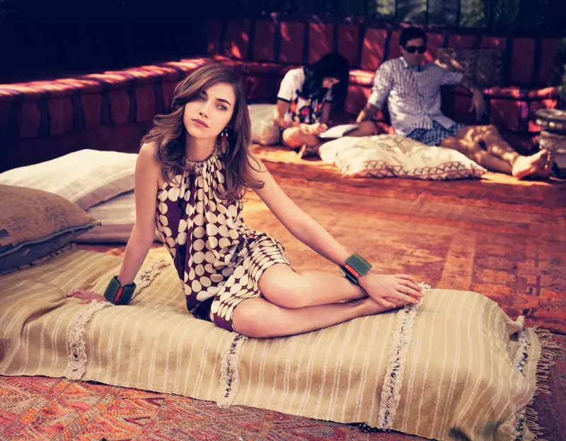 Marni x H&M 2012 bahori kampaniyasi uchun Liu Ven va Imogen Poots Markus Jans tomonidan