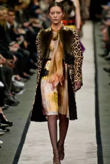 Givenchy შემოდგომა/ზამთარი 2014 | პარიზის მოდის კვირეული