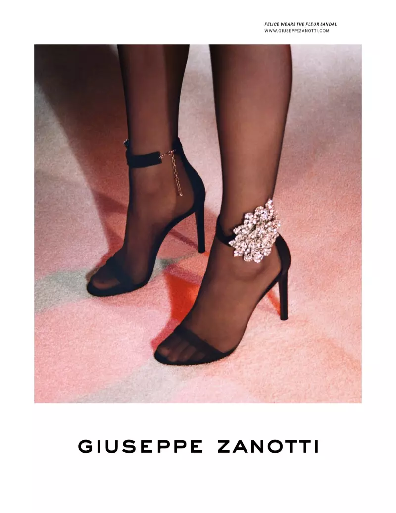 Giuseppe Zanotti Fleur sandal 2019-يىلى كۈز-قىشلىق سەپەرۋەرلىك پائالىيىتىدە نامايەن بولدى