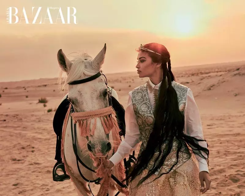 Shanina Shaik és una visió de Dreamy Looks per a Harper's Bazaar Arabia