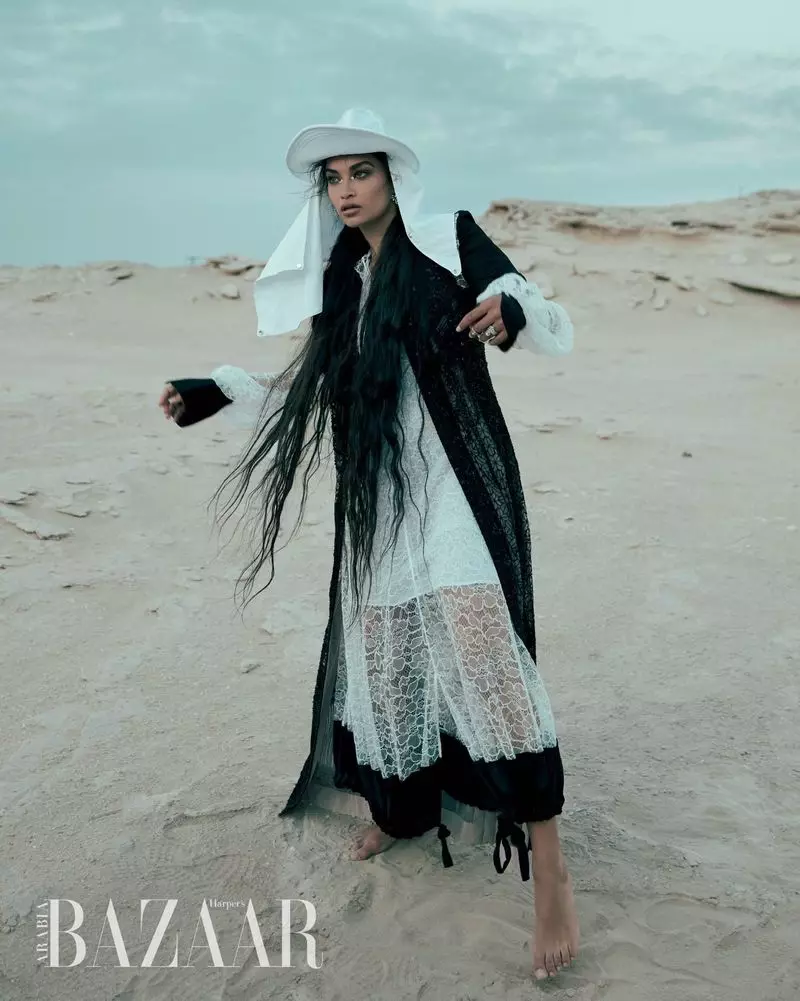 Shanina Shaik bụ ọhụụ na nrọ maka Harper's Bazaar Arabia