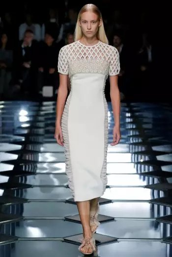 Balenciaga Spring 2015- Luxe အားကစား