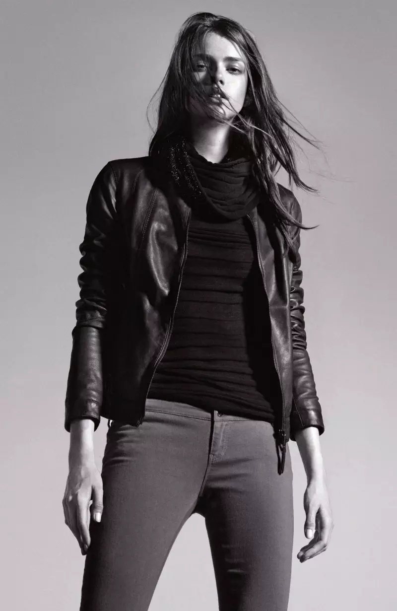 Julia Saner para Armani Jeans Outono 2011