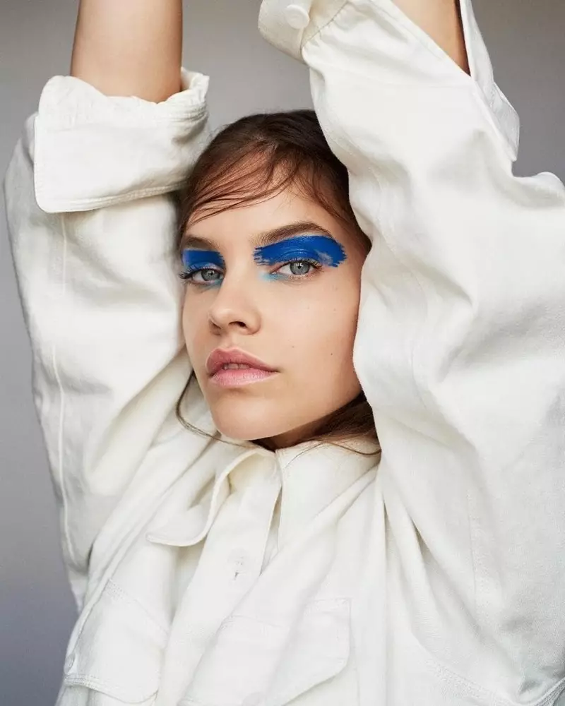 Barbara Palvin modelka odvážny make-up hľadá pre Vogue Taiwan