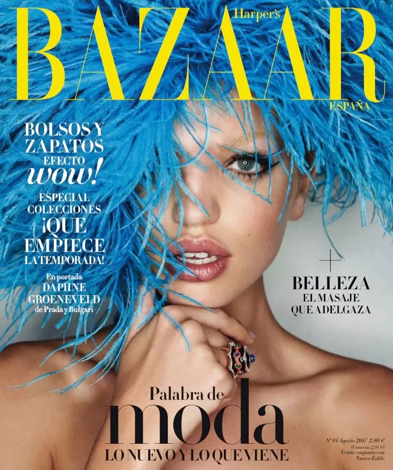 Daphne Groeneveld သည် Harper's Bazaar Spain အတွက် Fall Collections ကို မော်ဒယ်လုပ်သည်။