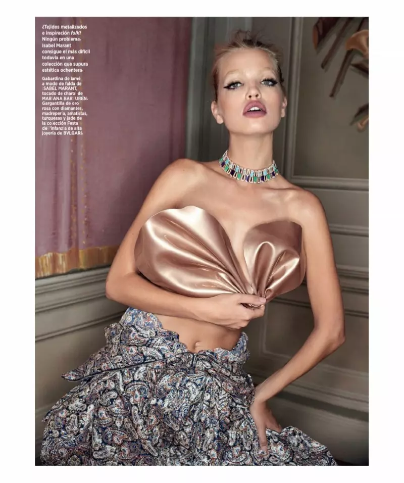 Daphne Groeneveld Harper's Bazaar Spain کے لیے موسم خزاں کے مجموعوں کو ماڈل کرتی ہے۔