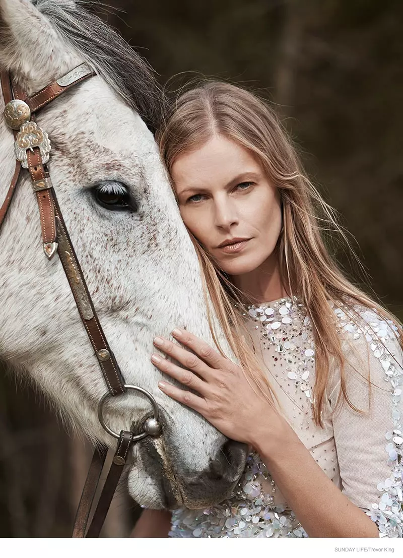 Emma Balfour omarmt de natuur voor het zondagse leven door Trevor King