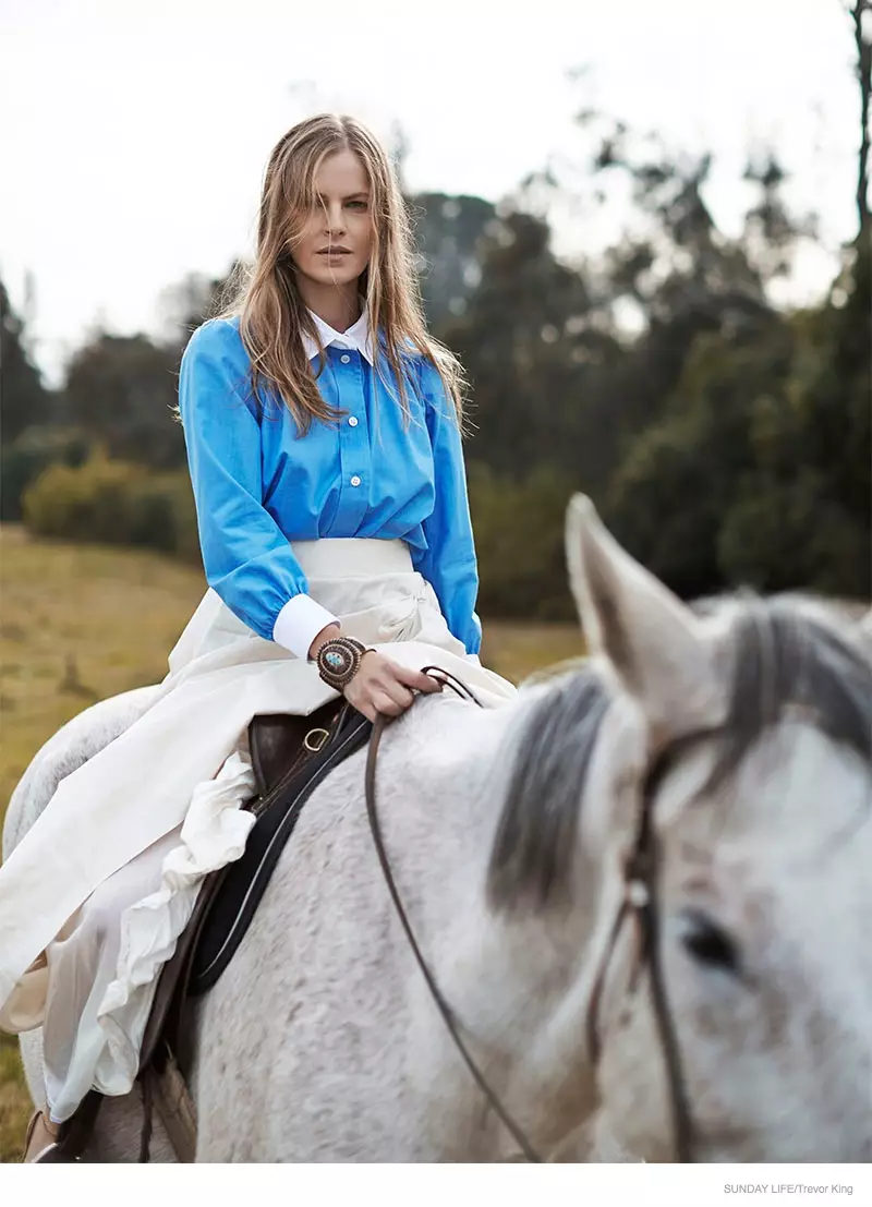 emma-balfour-horse-fashion-shoot-01