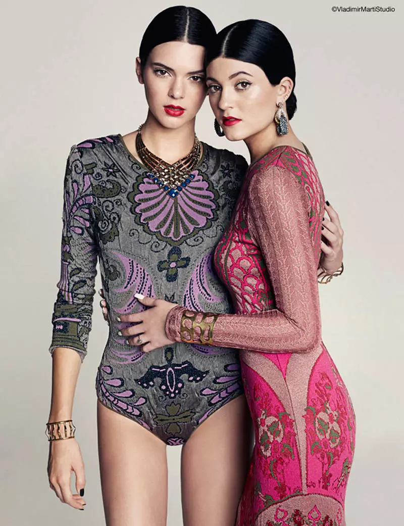 Sister Act: Kendall + Kylie Jenner Pose untuk Marie Claire Amerika Latin oleh Vladimir Marti