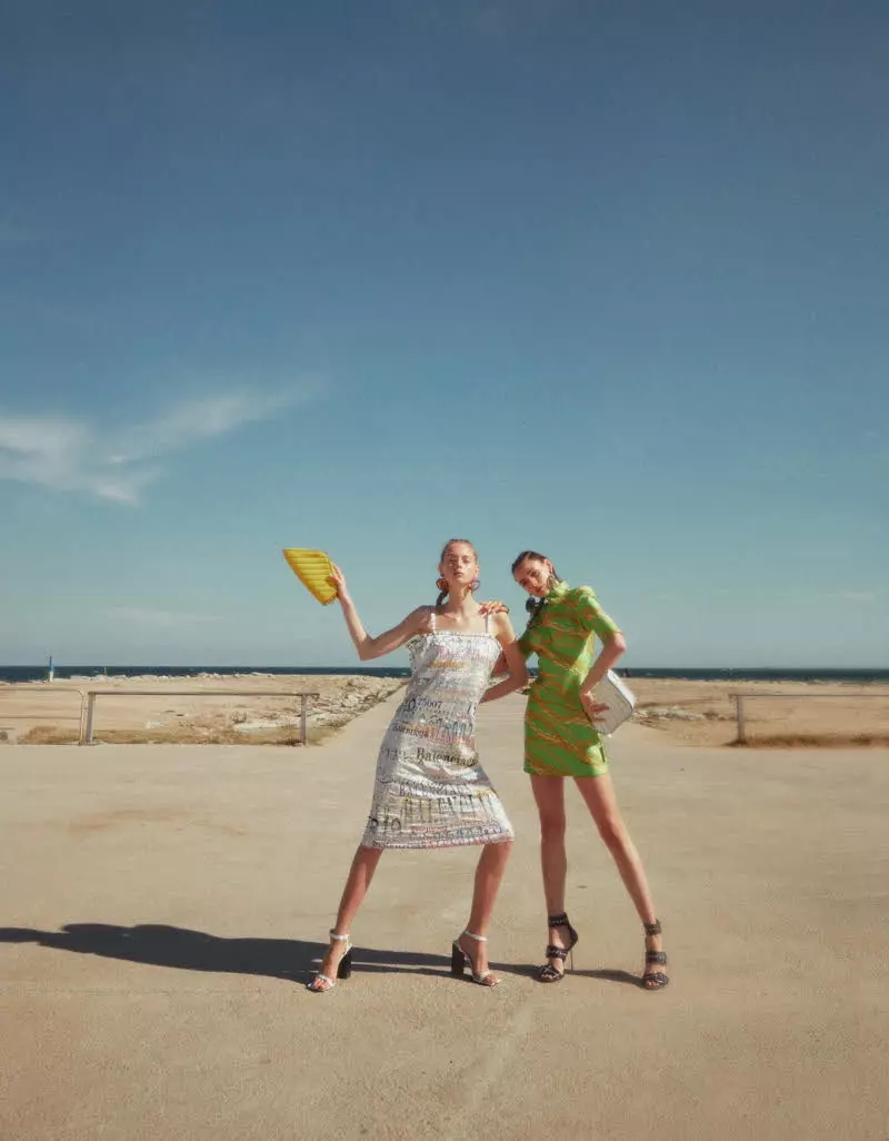 Lauren De Graaf & Lizzie Swanson Wear Isinmi Style ni ELLE Turkey