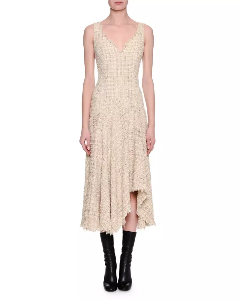 Vestido midi drapeado sin mangas de tweed metálico de Alexander McQueen $1,276.35 (anteriormente $3,175)