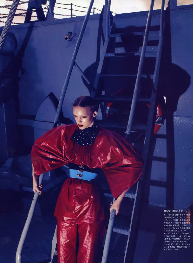 Theres Alexandersson oleh Camilla Akrans untuk Vogue Nippon Maret 2011