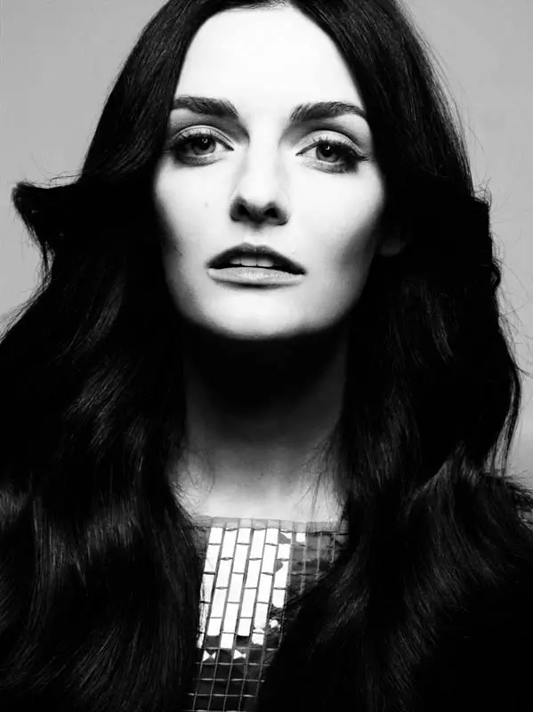 Lydia Hearst, Mini Anden + Xiddig badan oo ku yaal Glamour Italia oo uu qoray Michel Comte