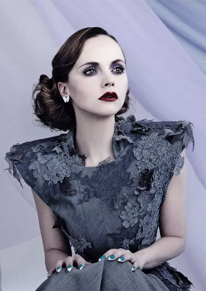 UChristina Ricci Izinkanyezi ku-As If Magazine #3 Cover Shoot