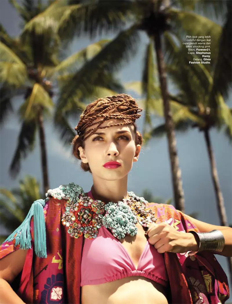 Harper's Bazaar Indonesië | Julia Jamil door Davy Linggar