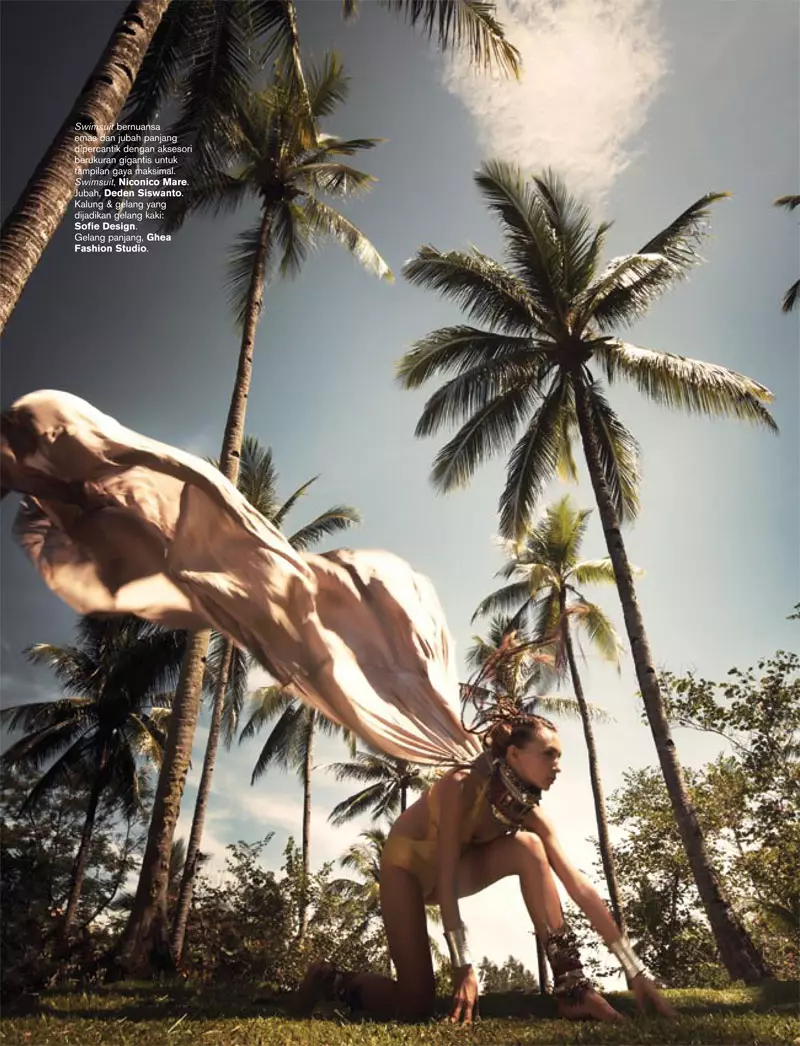 Harper's Bazaar Indonesia | Julia Jamil nke Davy Linggar dere