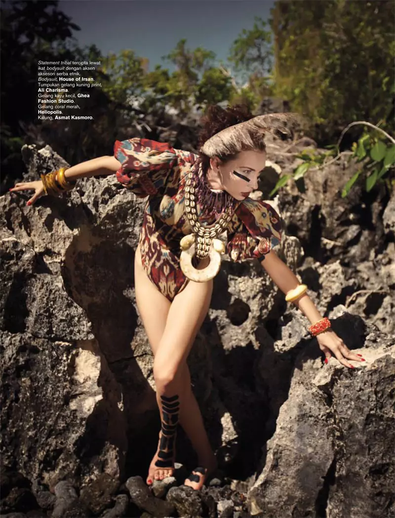 Harper's Bazaar Indonesië | Julia Jamil door Davy Linggar