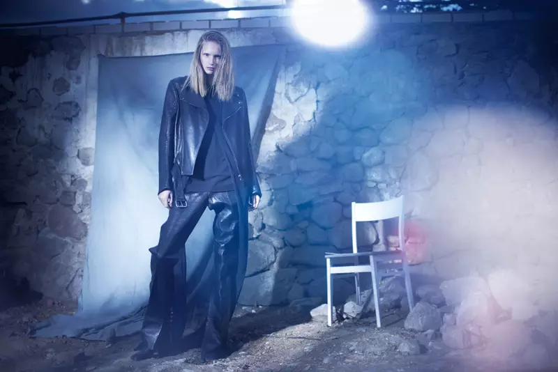 Katrin Thormann waxaa qoray Karel Kuehne ee Maison Martin Margiela | Magazine Tayada Sebtembar 2010