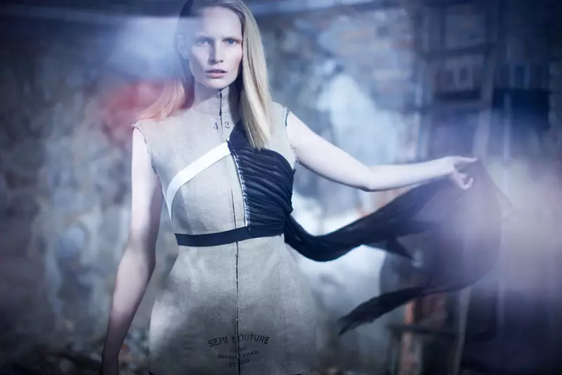 Katrin Thormann oleh Karel Kuehne di Maison Martin Margiela | Majalah Kualiti September 2010