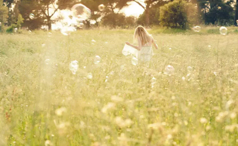 Filme | Camille Rowe para L'eau de Chloé fragrância