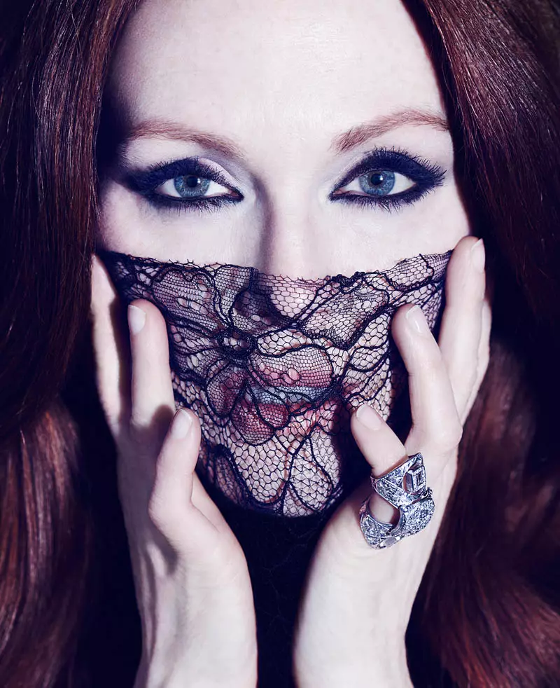 Julianne Moore forfører for The Edit, Talks Style og Tom Ford