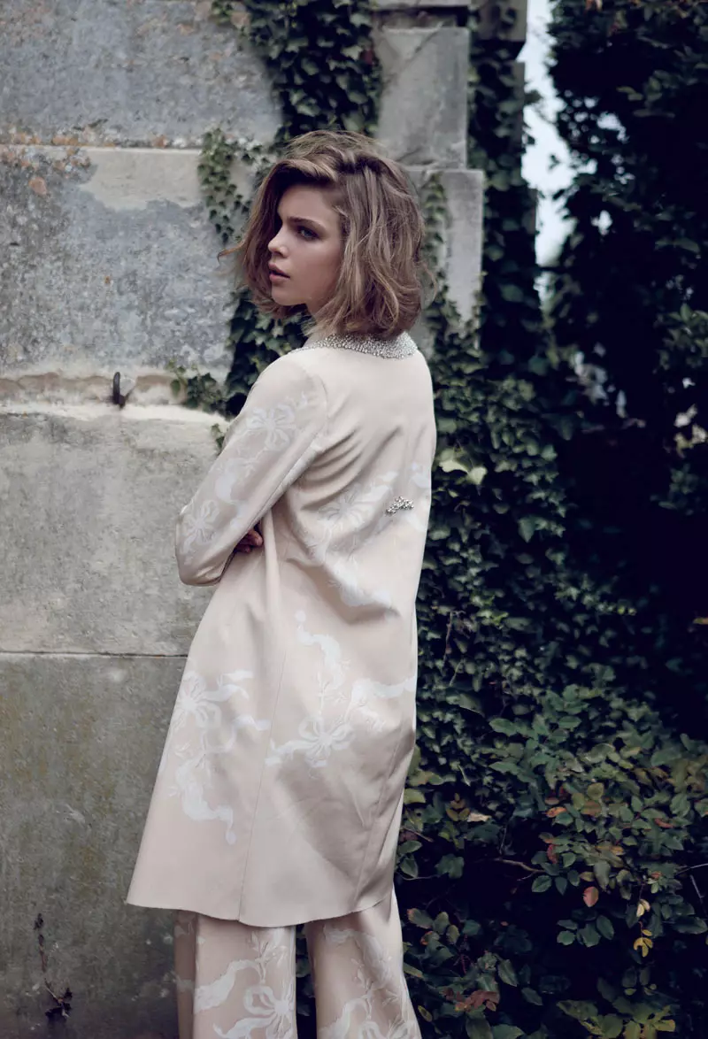 Kim Noorda per la campagna Ellery Resort 2011 di Darren McDonald