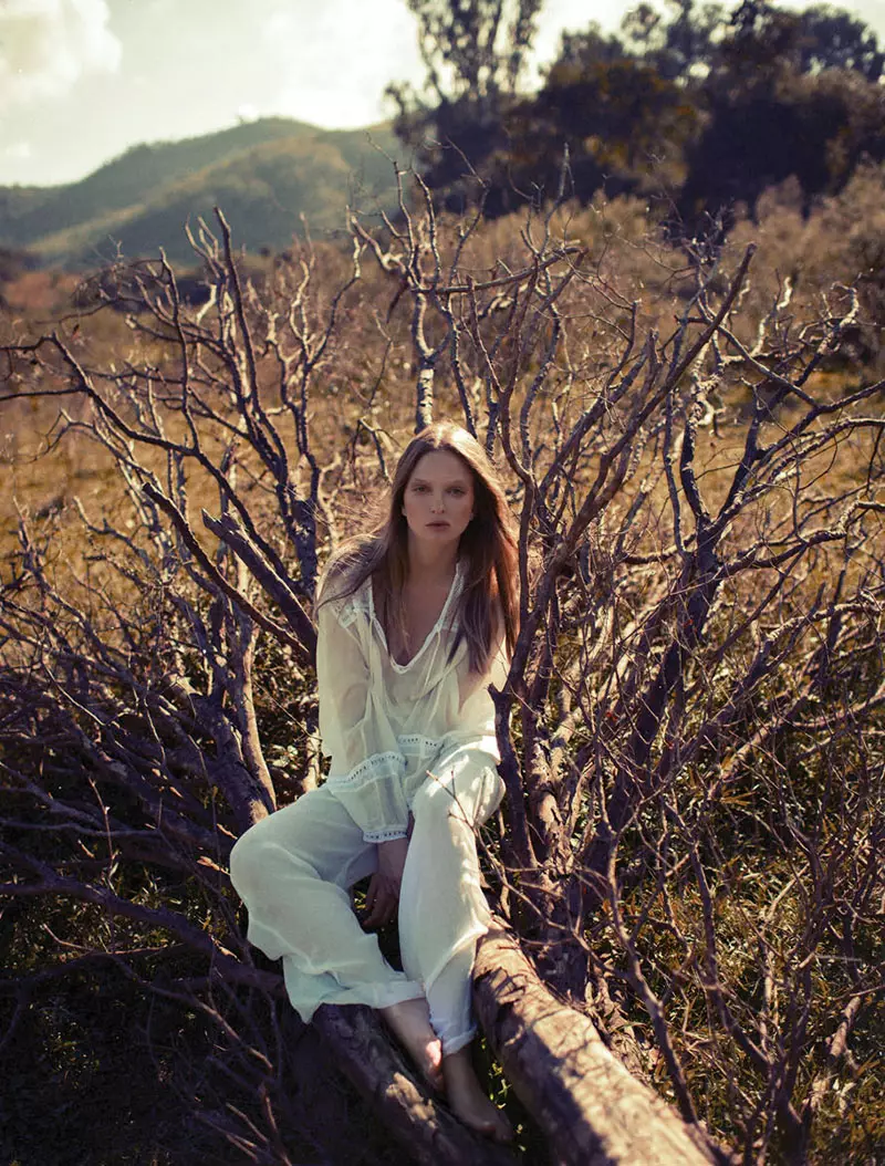 Bruna Erhardt je Nature Girl za Essencialeovu kampanju za proljeće 2013. Gustava Marxa