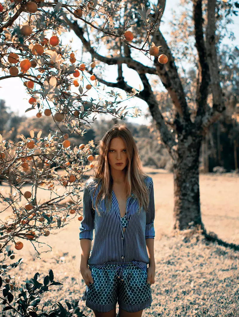 Bruna Erhardt és una noia de la natura per a la campanya Primavera 2013 d'Essenciale de Gustavo Marx