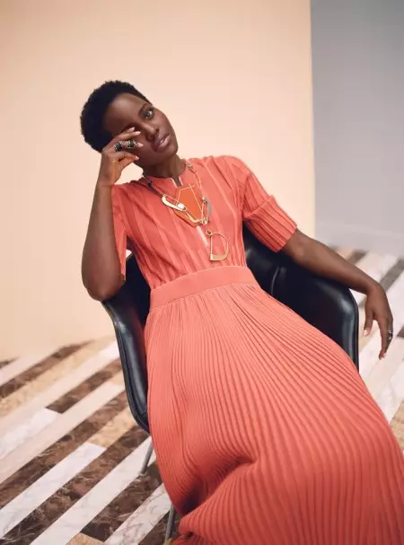 Lupita Nyong'o waa Qurux dhalaalaysa oo ku jirta InStyle Cover Shoot