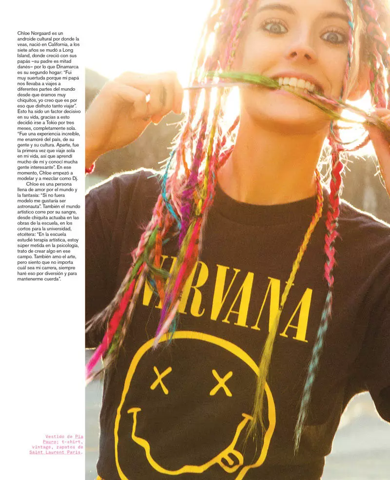 Endrýu Kuykendallyň “Nloon Meksika” üçin “Chloe Norgaard Rocks” reňkli örgünler