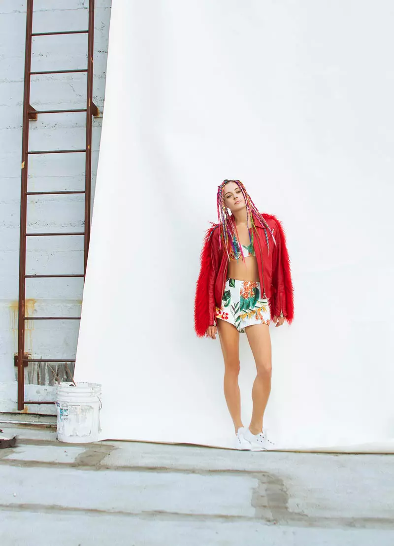 Chloe Norgaard Rocks Colorful Braids pre Nylon Mexico od Andrewa Kuykendalla