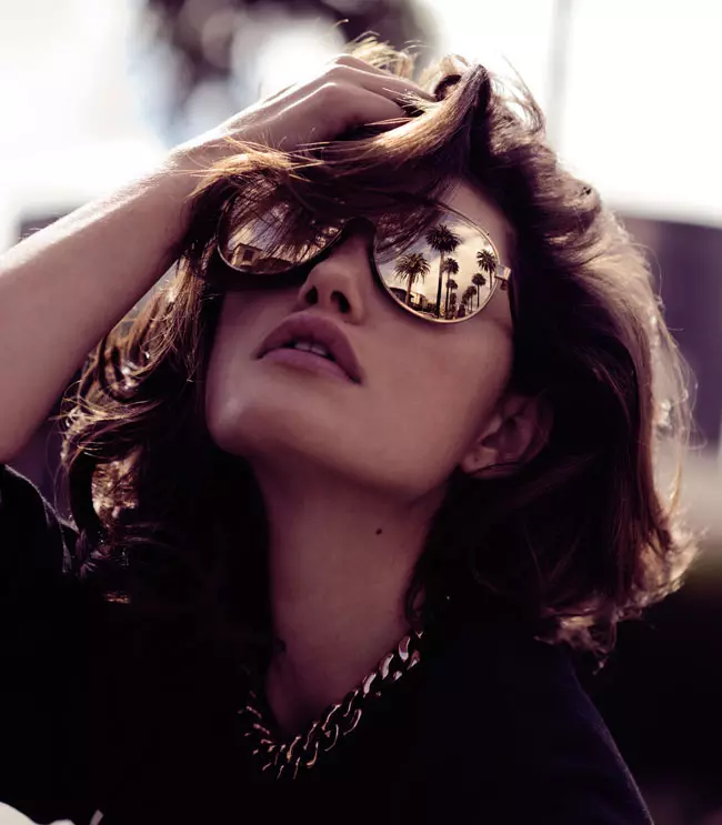 Fashion Gone Rogue အတွက် "Phoebe Takes LA" တွင် Zanita Morgan မှ Phoebe Tonkin