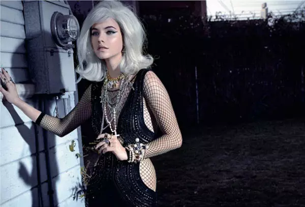 Barbara Palvin 是 Jacques Olivar 於 2013 年 4 月為 Marie Claire Italia 打造的“物質女孩”