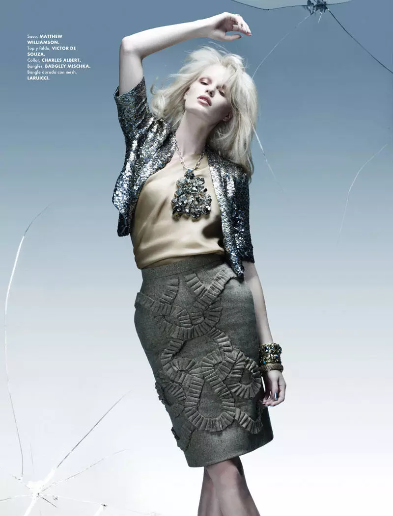 Caroline Winberg troch Paco Peregrin foar Elle Mexico jannewaris 2011